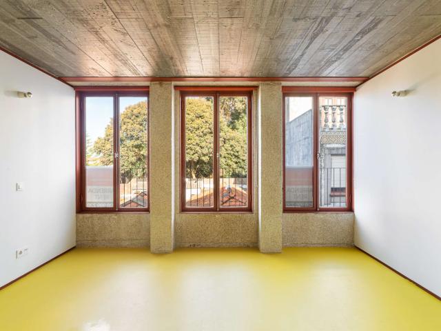 Apartamento T0 mobilado para arrendamento em Cedofeita Porto