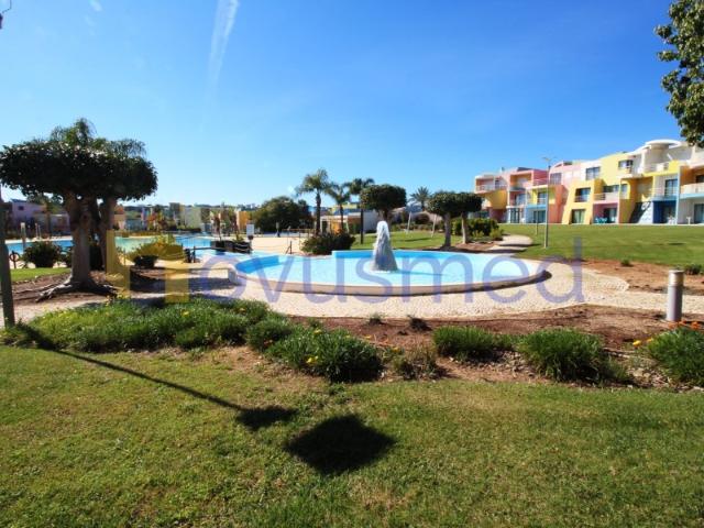 Marina de Albufeira, apartamento T0 com piscina