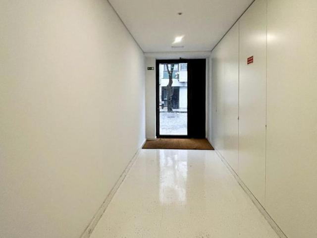 Apartamento T0 na Rua Ferreira Cardoso, junto à Avenida Rodrigues Freitas Novo