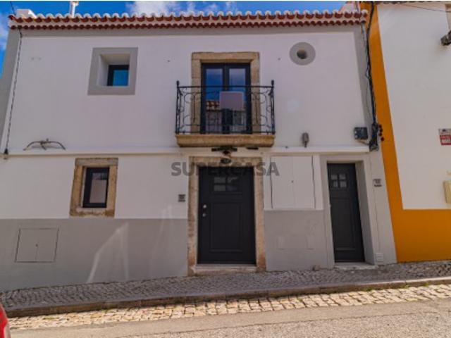 Apartamento T0 no centro Histórico de Azeitão