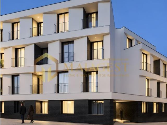 Apartamento T0 novo com varanda e garagem no Campus Residence