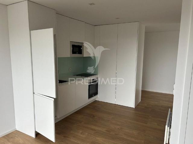 Apartamento t0 novo com garagem em paranhos