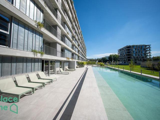 Apartamento T0 NOVO em condomínio fechado junto ao Parque da Rodovia