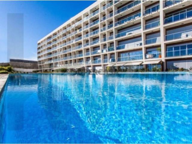 Apartamento T0 Parque das Nações com Varanda, Piscinas e Jardins. Condomínio Privado