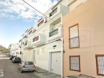 Apartamento T1+1, com estacionamento na cave Tunes