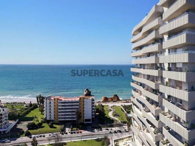 Apartamento T1+1 com estacionamento em novo empreendimento na Praia da Rocha