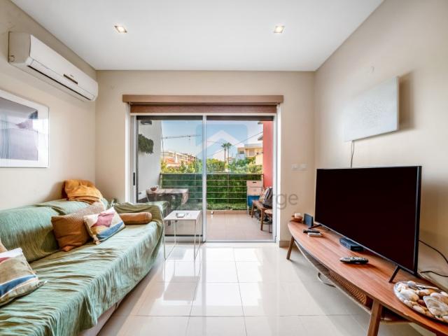 Apartamento T1+1 com Lugar de Garagem em Olhos de Água A poucos minutos da Praia