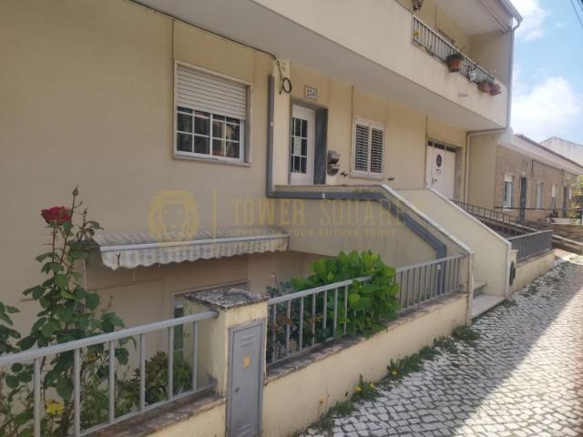 Apartamento T1+1 com terraço para remodelar