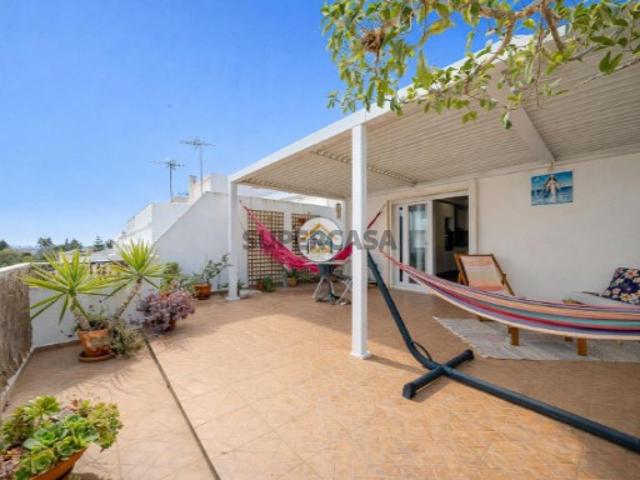 Apartamento T1+1 com um fantástico terraço privado