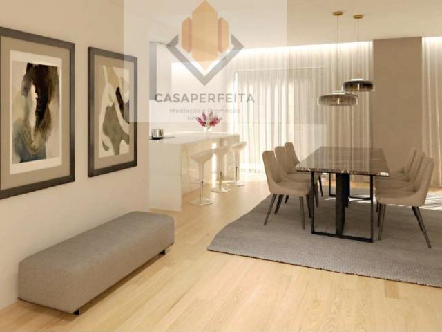 Apartamento T1+1 com Varanda, Lugar de Garagem e Arrumo Se. 83m² Pedroso