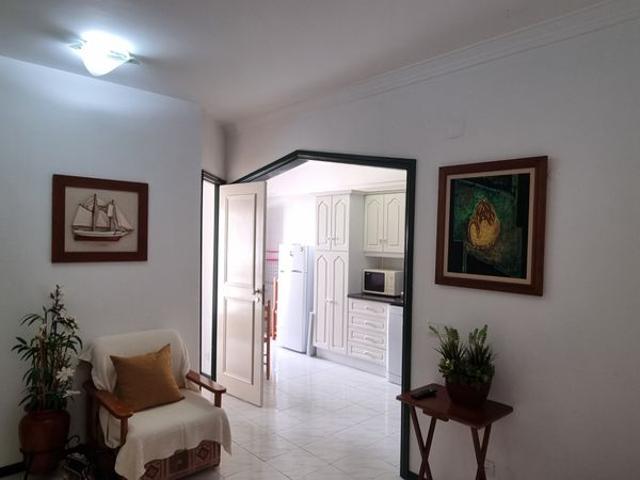 Apartamento T1+1 com Vista mar para arrendamento de Outubro a Maio