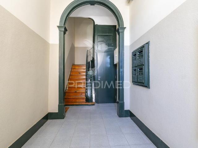 Apartamento t1+1 com vista rio junto museu da arte antiga
