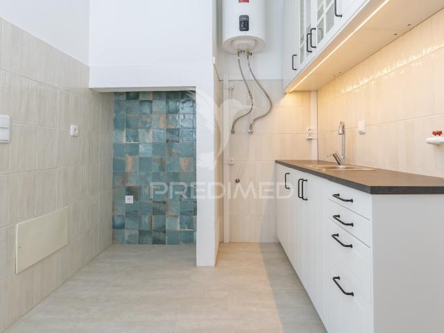 Apartamento T1+1 com Vista Rio junto Museu da Arte Antiga