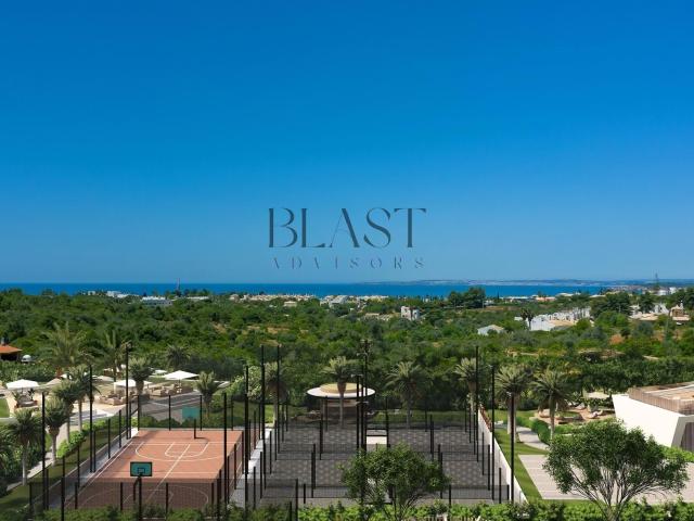 Apartamento T1+1 com 113,5m2 de área bruta, terraço, piscina, ginásio, exclusivo condomínio privado | Carvoeiro Algarve
