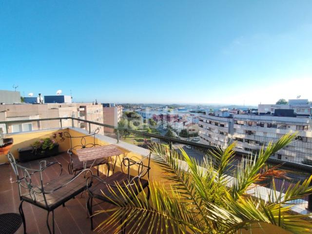 Apartamento T1+1 duplex com vista mar em Canelas V.N.Gaia