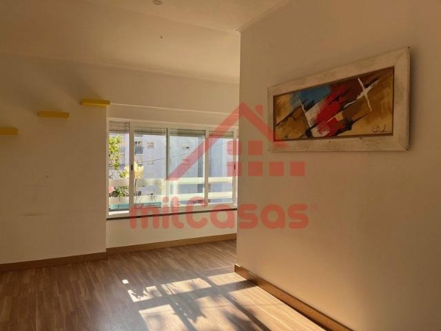 Apartamento T1+1 em Lisboa