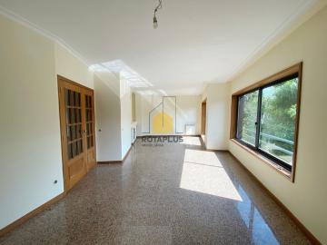Apartamento T1+1 em Porto