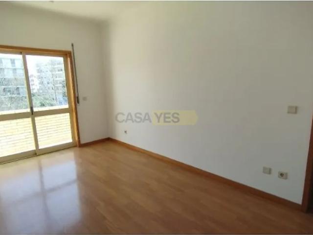 Apartamento T1+1 em Porto