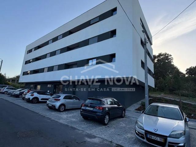 Apartamento T1+1 em Pedroso