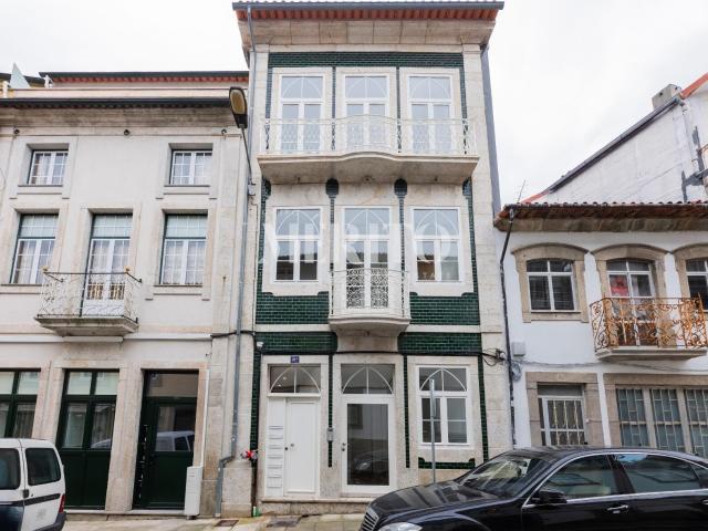 Apartamento T1+1 em prédio renovado na zona histórica de Braga