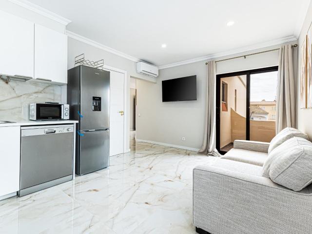 Apartamento T1+1 localizado na Urbanização Nasceste Montecho. 51m² Albufeira e Olhos de Água