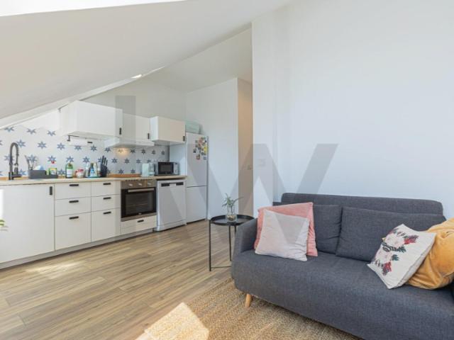 Apartamento T1+1 | Largo do Galvão, Lisboa. Sótão com charme no coração de Belém