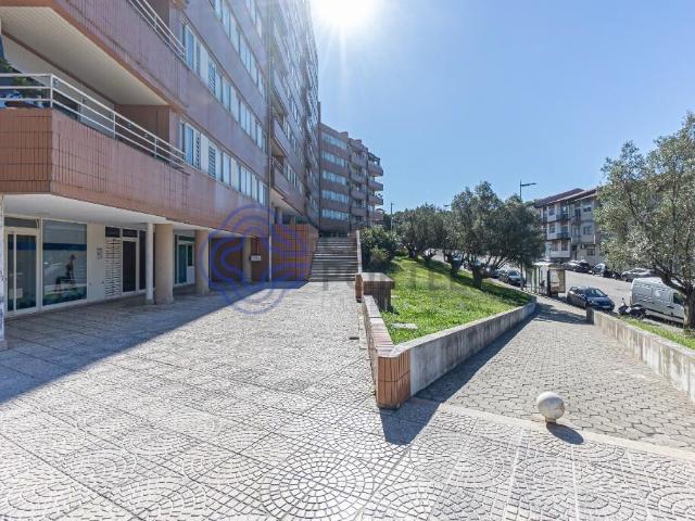 Apartamento T2 Mobilado com Varandas e Lugar de Garagem – Oliveira do Douro, Vila Nova de Gaia
