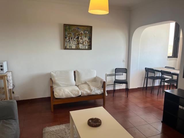 Apartamento T1+1 mobilado com Vista de Mar, Varanda e Elevador Cascais