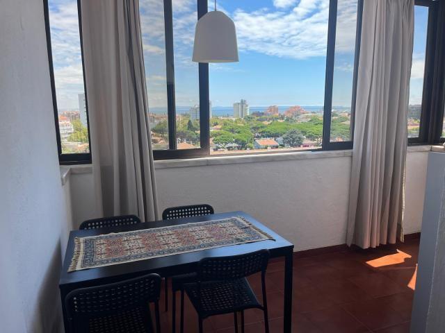 Apartamento T1+1 mobilado com Vista de Mar, Varanda e Elevador Cascais
