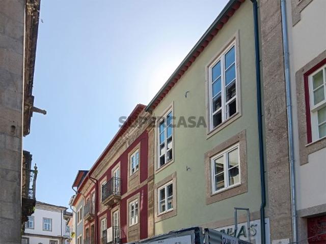 Apartamento T1+1 novo com logradouro na Rua de S. Bentinho Largo Carlos Amarante em Braga