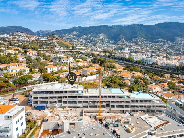 Apartamento T1+1 Novo em São Martinho com Piscina 102m² São Martinho