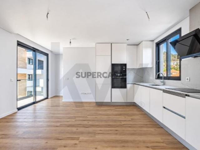 Apartamento T1+1 no Centro do Caniço