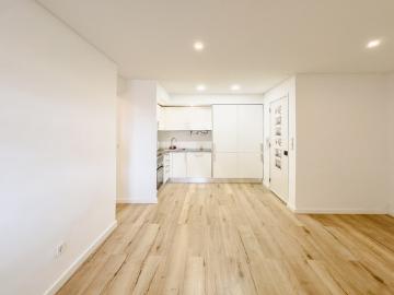 Apartamento T1+1 no Alto da Castelhana a 5 minutos de Cascais