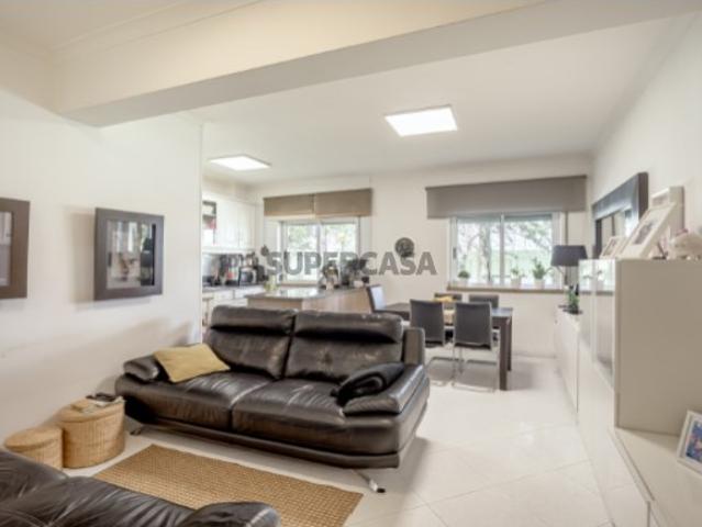 Apartamento T1+1 na Costa da Caparica em Almada