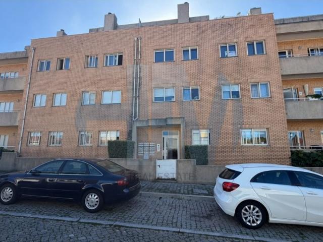 Apartamento T1+1 num Condominio fechado a 600 metros da Praia Arcozelo