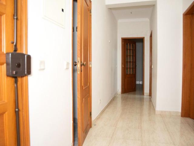Apartamento T1+1 para Arrendamento em Setúbal