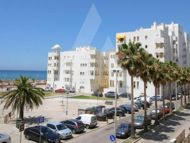 Apartamento T1+1 para Arrendamento em Quarteira Frente à Praia