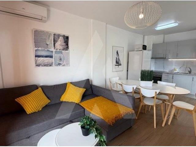 Apartamento T1+1 para Arrendamento em Quarteira Frente à Praia