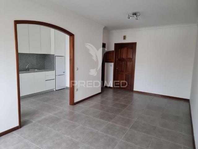 Apartamento t1+1 para arrendar na maia, centro