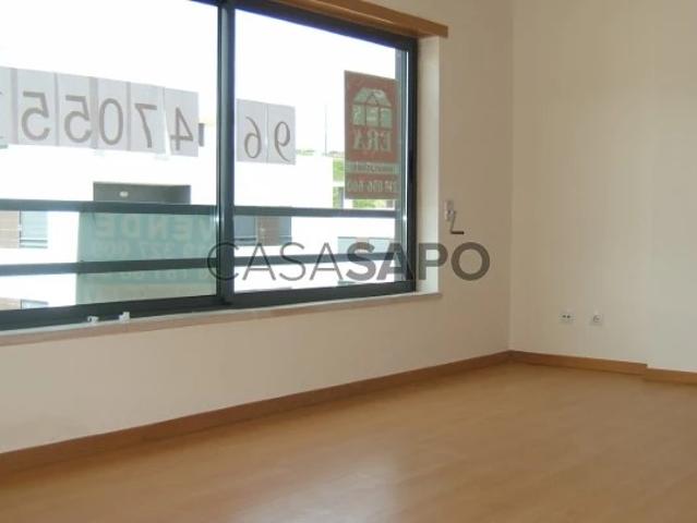 Apartamento T1+1 para comprar / alugar em Loures