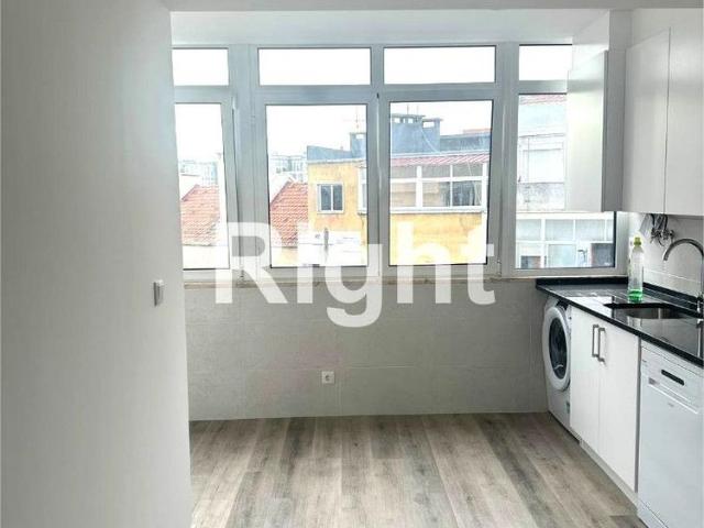Apartamento T1+1 remodelado no Bairro do Rego