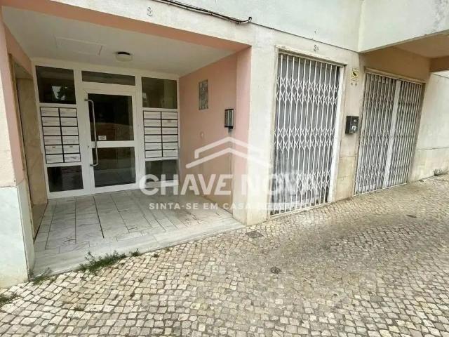 Apartamento T1+1 Renovado com Vista para o CCB | Belém