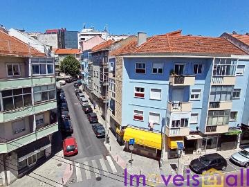 Apartamento T1+1 Renovado em Queluz