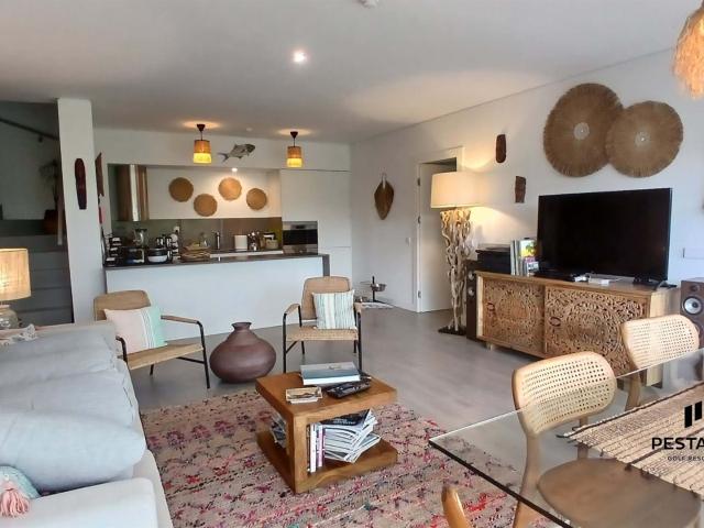Apartamento T1+2 com piscina privativa no empreendimento Pes. 152m² Carvalhal