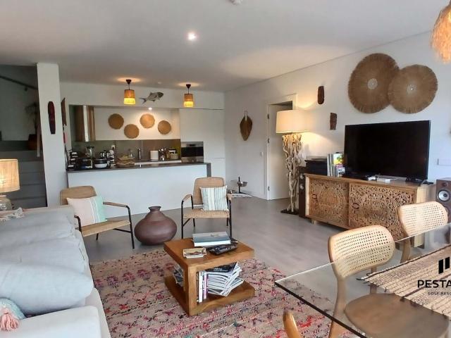 Apartamento T1+2 com piscina privativa no empreendimento Pes. 152m² Carvalhal