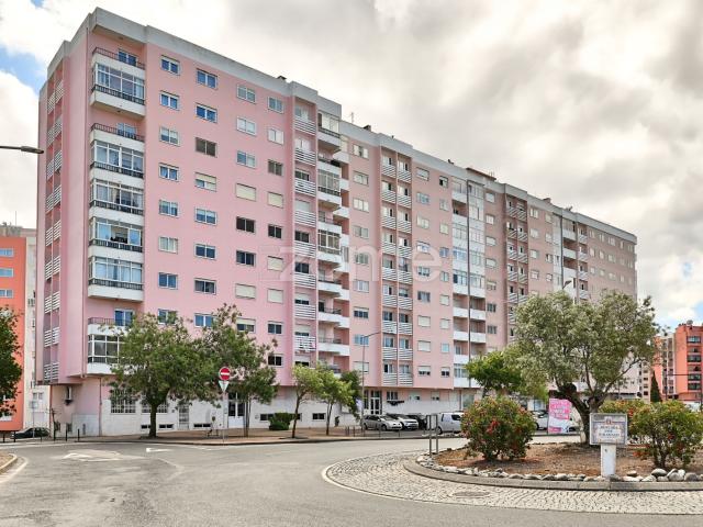 Apartamento T1+2 Duplex em São Marcos, Sintra