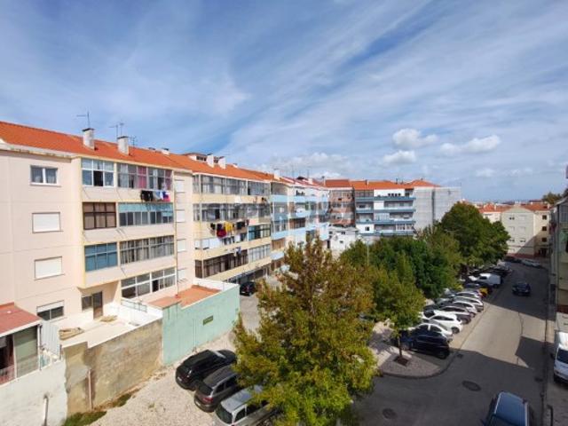 Apartamento T1+2 na Cruz de Pau