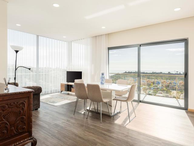 Apartamento T1+2 para venda com piscina e vista mar na Marina de Albufeira