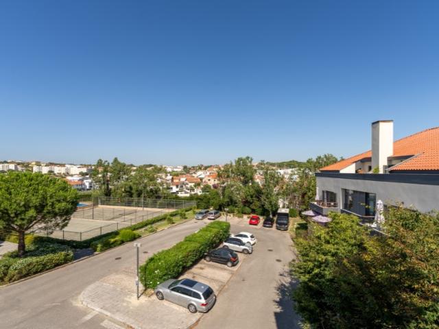 Apartamento T1+2 para arrendamento sem móveis, em condomínio privado com Jardim e Piscina