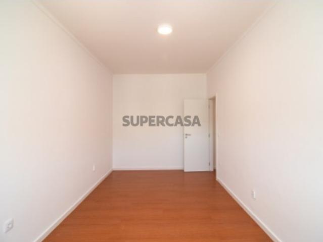 Apartamento T1 51 m² Semi Remodelado Excelente Localização